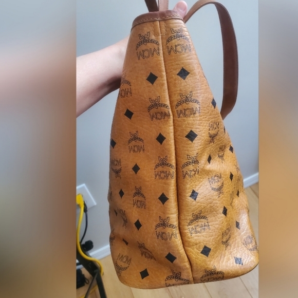 ❣️MCM Cognac Tote Bag❣️ - Picture 5 of 16
